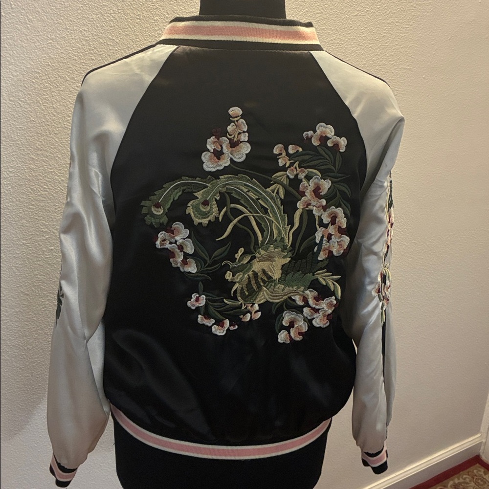 Black/Pink Reversible Satin Floral Embroidered Bomber Jacket M 40” chest - Picture 7 of 9